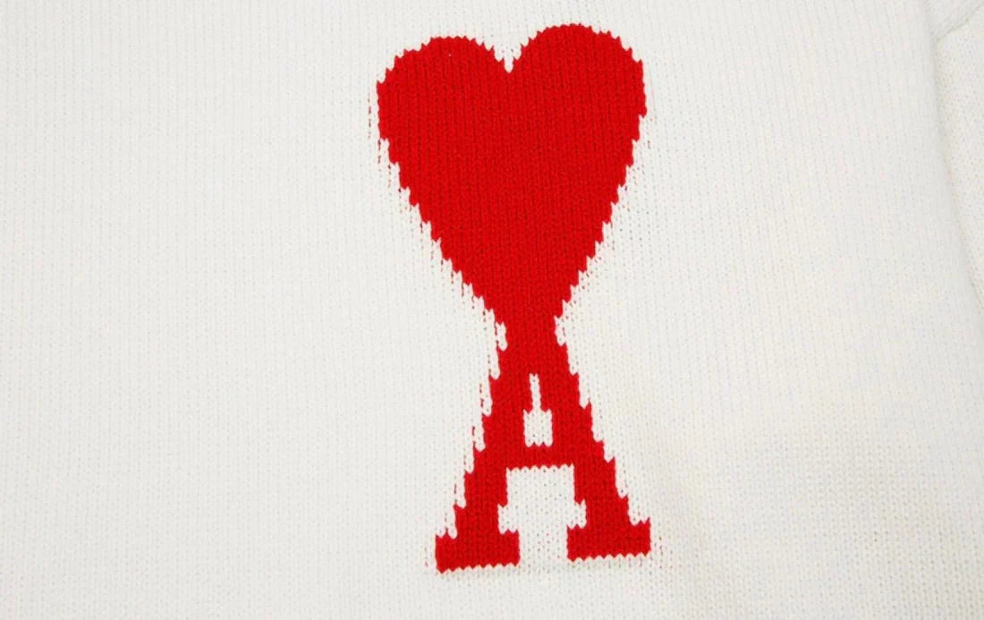 ‘‘Heart‘‘- Sweater